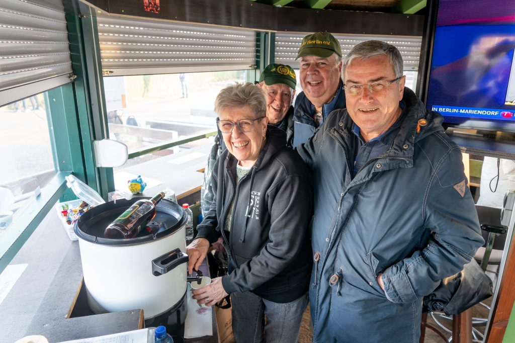 Glühweinausschank zum 130 jährigen VDT Jubiläum